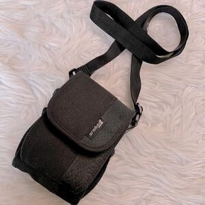 🟢3 for $20 TARGUS camera bag for point & shoot style camera hook & loop …